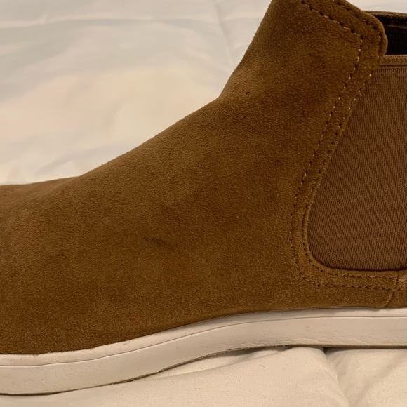 Tommy Bahama Relaxology Ankle Boot - Picture 5 of 6